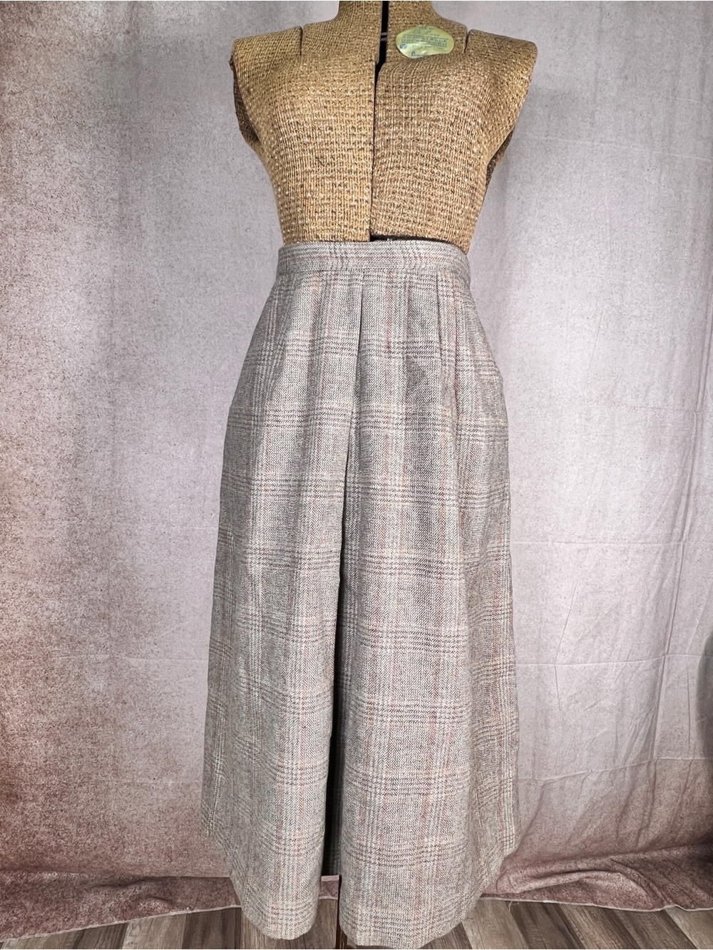 Vintage Evan Picone Wool-blend Pleated Skirt - Size 12 - Union made in USA